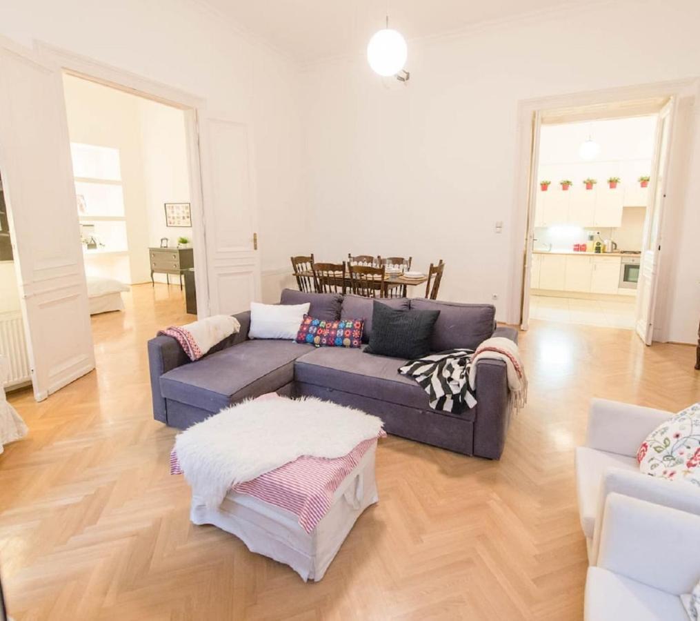 Apartamento Bourgeois Elegance In The Heart Of