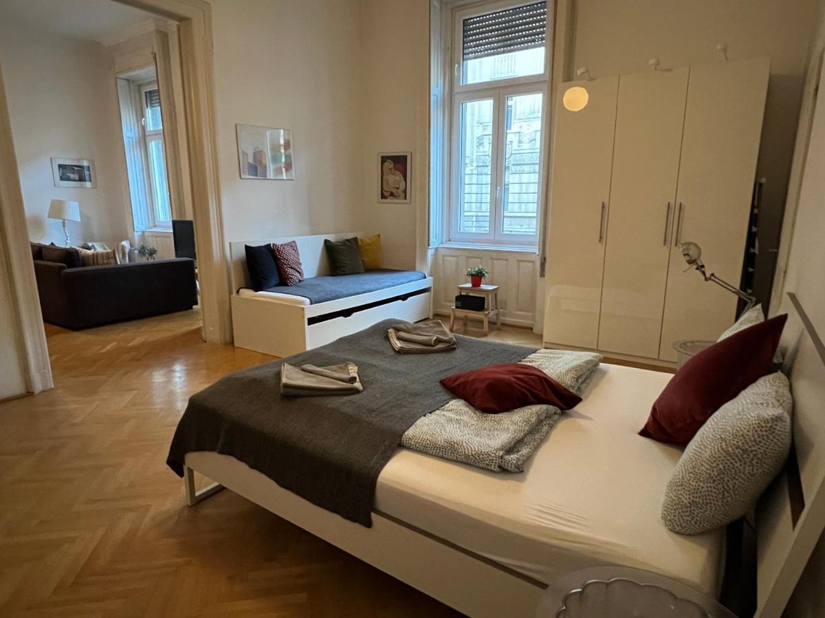 Bourgeois Elegance In The Heart Of Apartamento Budapest