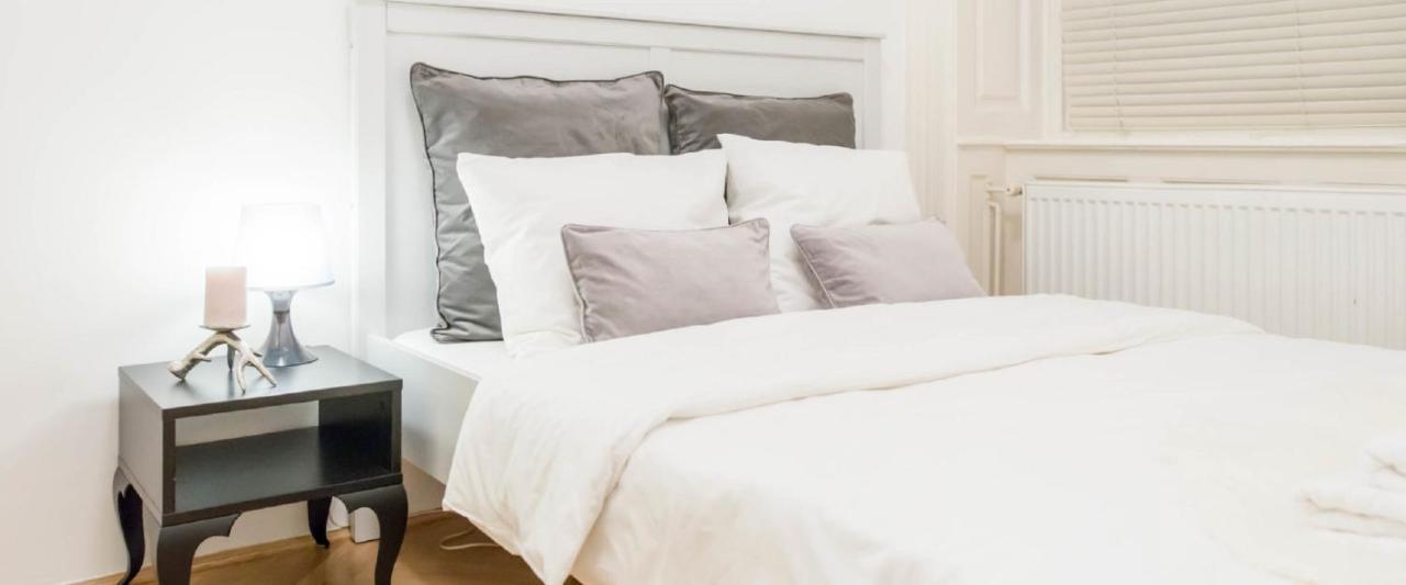 Bourgeois Elegance In The Heart Of Apartamento