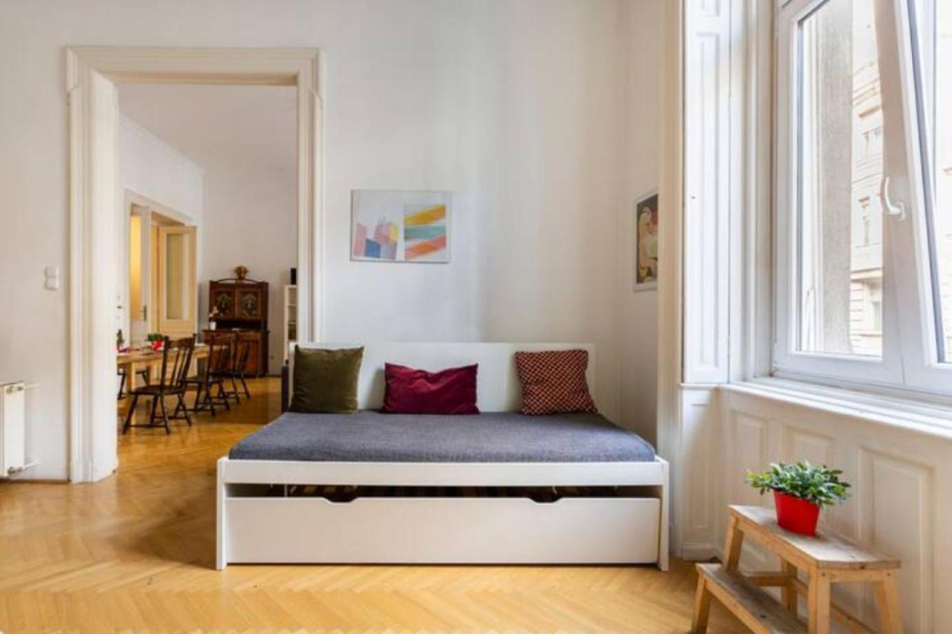 Bourgeois Elegance In The Heart Of Apartamento