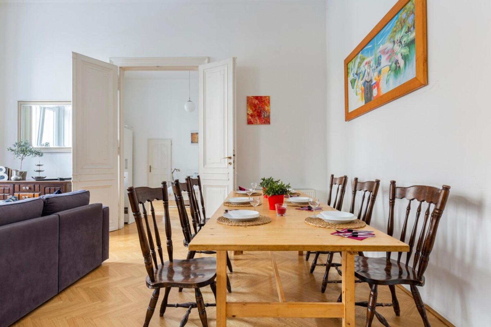 Bourgeois Elegance In The Heart Of * Budapest